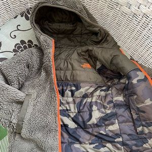 the north face boys 4t reversible fleece puffer with hood